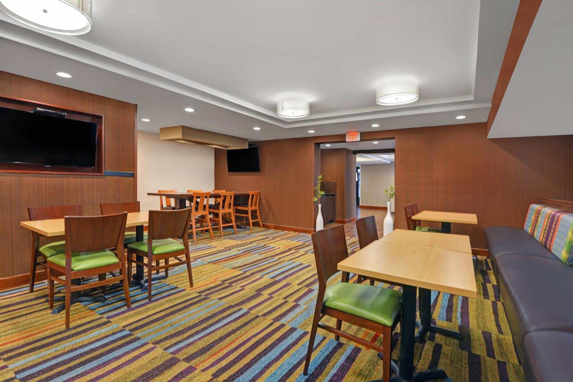 Fairfield By Marriott Inn & Suites Wallingford New Haven Exterior photo